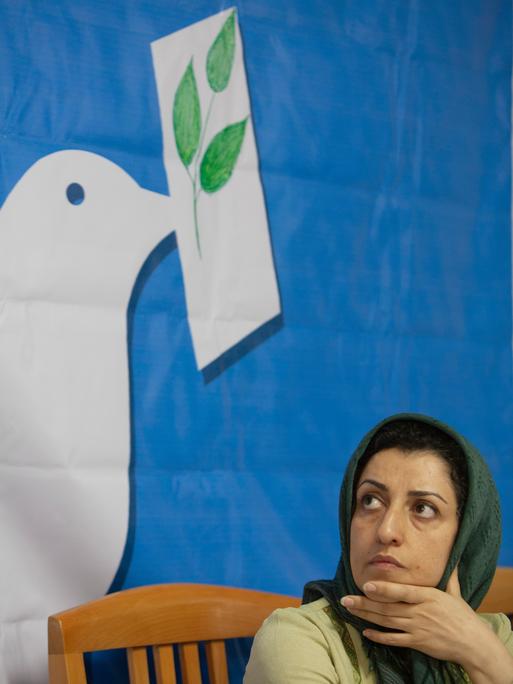 Porträt der iranischen Menschenrechtsaktivistin Narges Mohammadi, 2007.