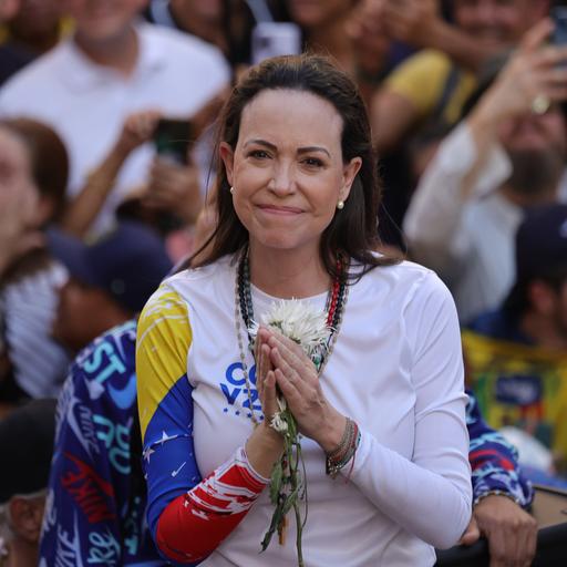 Caracas: Die venezolanische Oppositionsführerin Maria Corina Machado führt eine Demonstration gegen die erneute Vereidigung des autoritären Präsidenten Maduro.