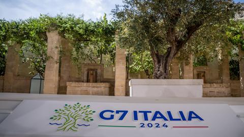 Italien, Bari: Das Logo zum Gipfeltreffen der G7-Staaten in Borgo Egnazia