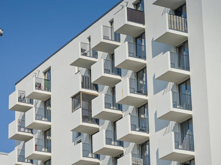 Wohnhaus, Allee der Kosmonauten, Marzahn, Berlin, Deutschland 