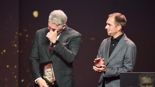 Das Foto zeigt die Fußballer Bastian Schweinsteiger und Philipp Lahm