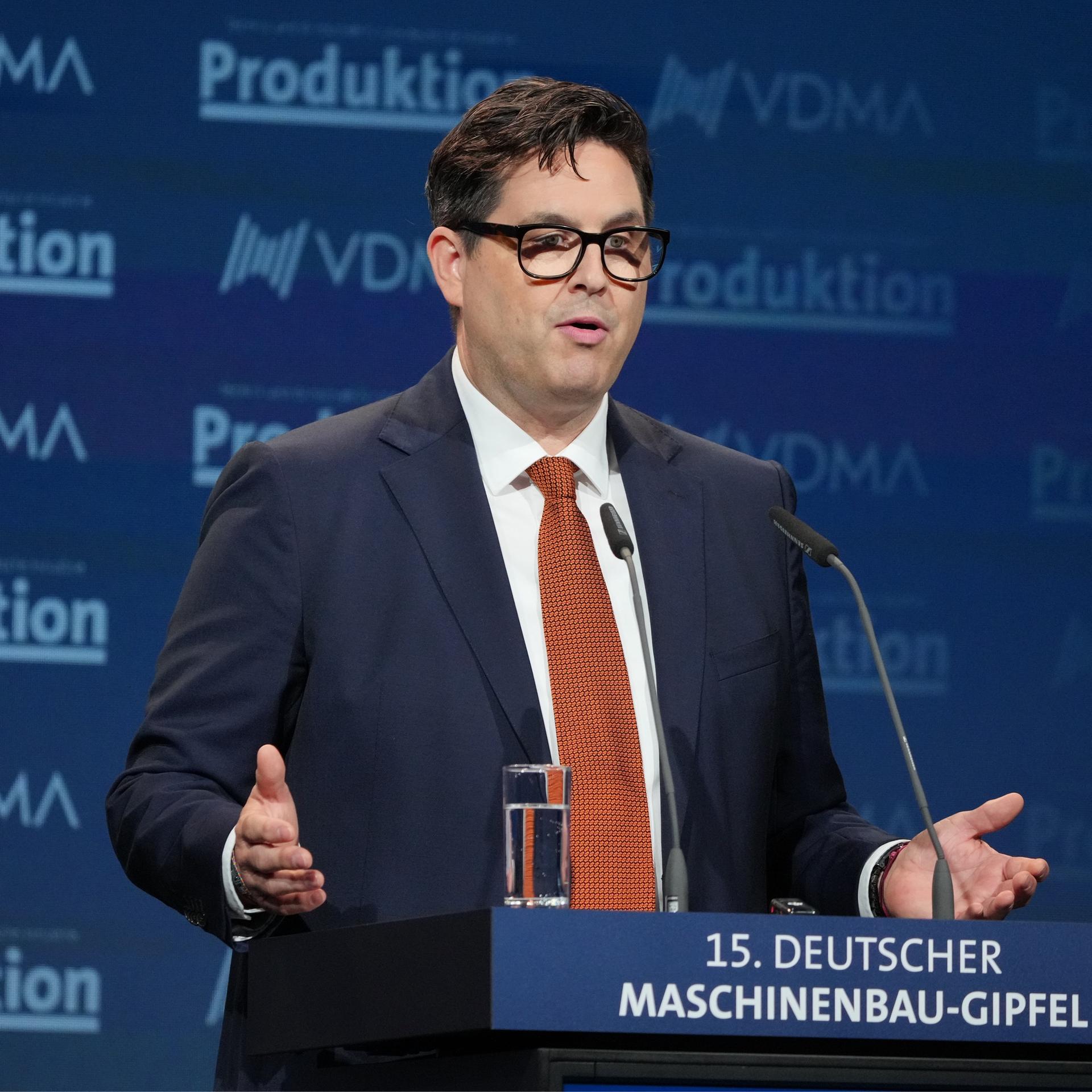 Wirtschaftspolitik und Umgang mit AfD: Interview Bertram Kawlath, VDMA-Präsident