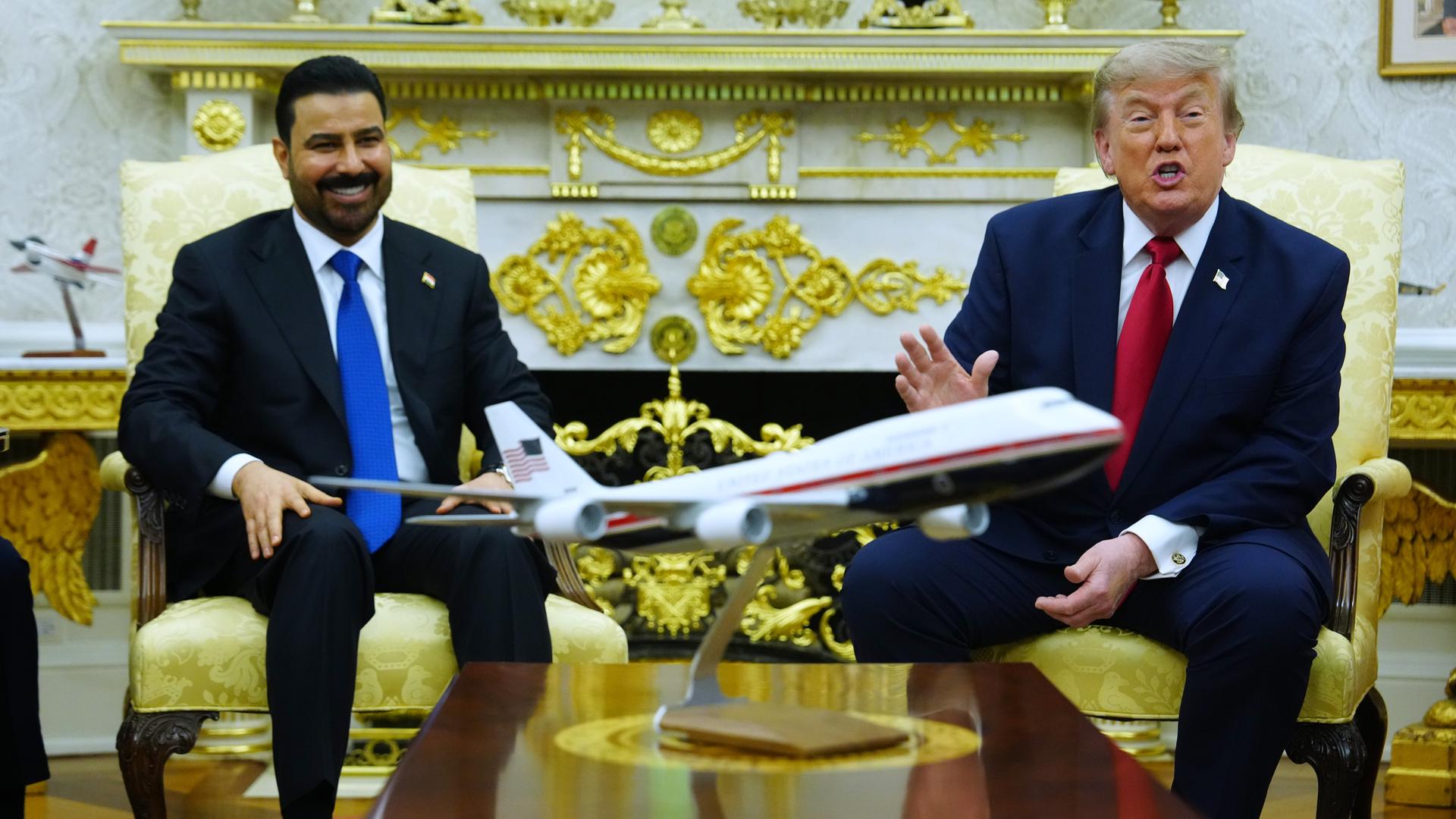 US-Präsident Donald Trump und der irakische Ministerpräsidenten Ali al-Saidi im Oval Office des Weißen Hauses US-Präsident Donald Trump und der irakische Ministerpräsidenten Ali al-Saidi im Oval Office des Weißen Hauses