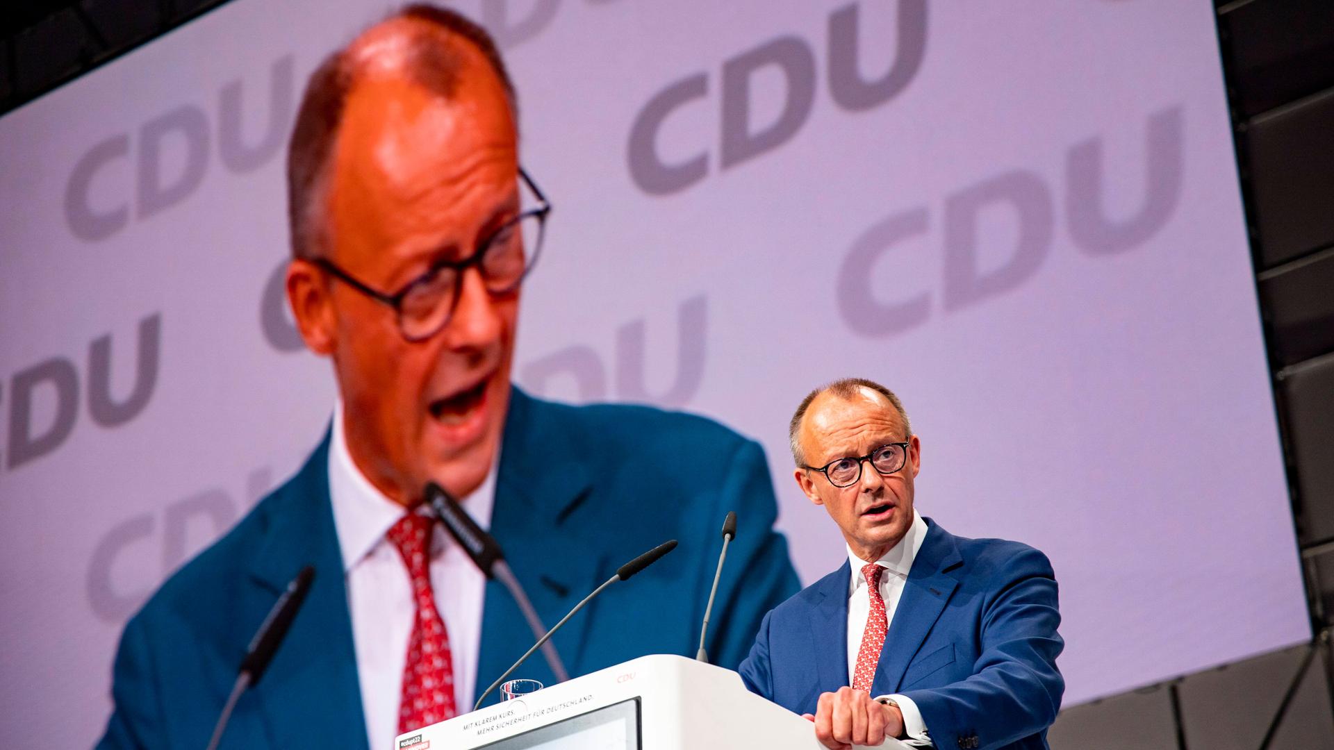 Der CDU-Vorsitzender Friedrich Merz während seiner Rede beim 35. CDU-Parteitag in Hannover 