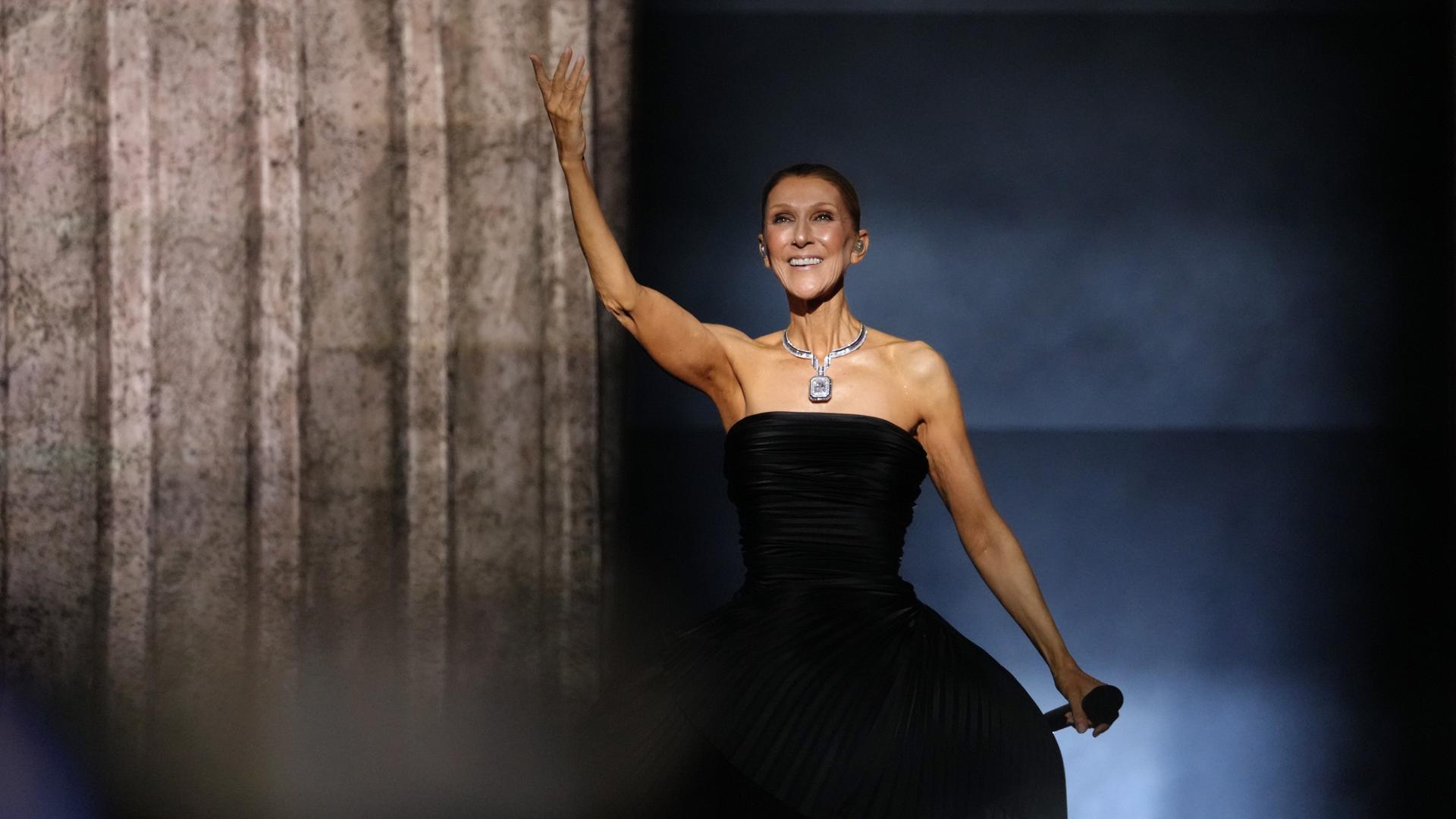 Sängerin Céline Dion steht wieder auf der Bühne. Sängerin Céline Dion steht wieder auf der Bühne.