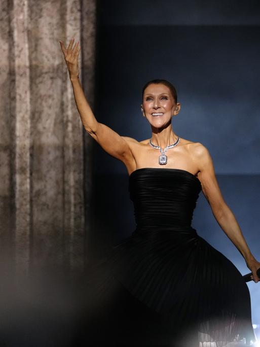 Sängerin Céline Dion steht wieder auf der Bühne. Sängerin Céline Dion steht wieder auf der Bühne.