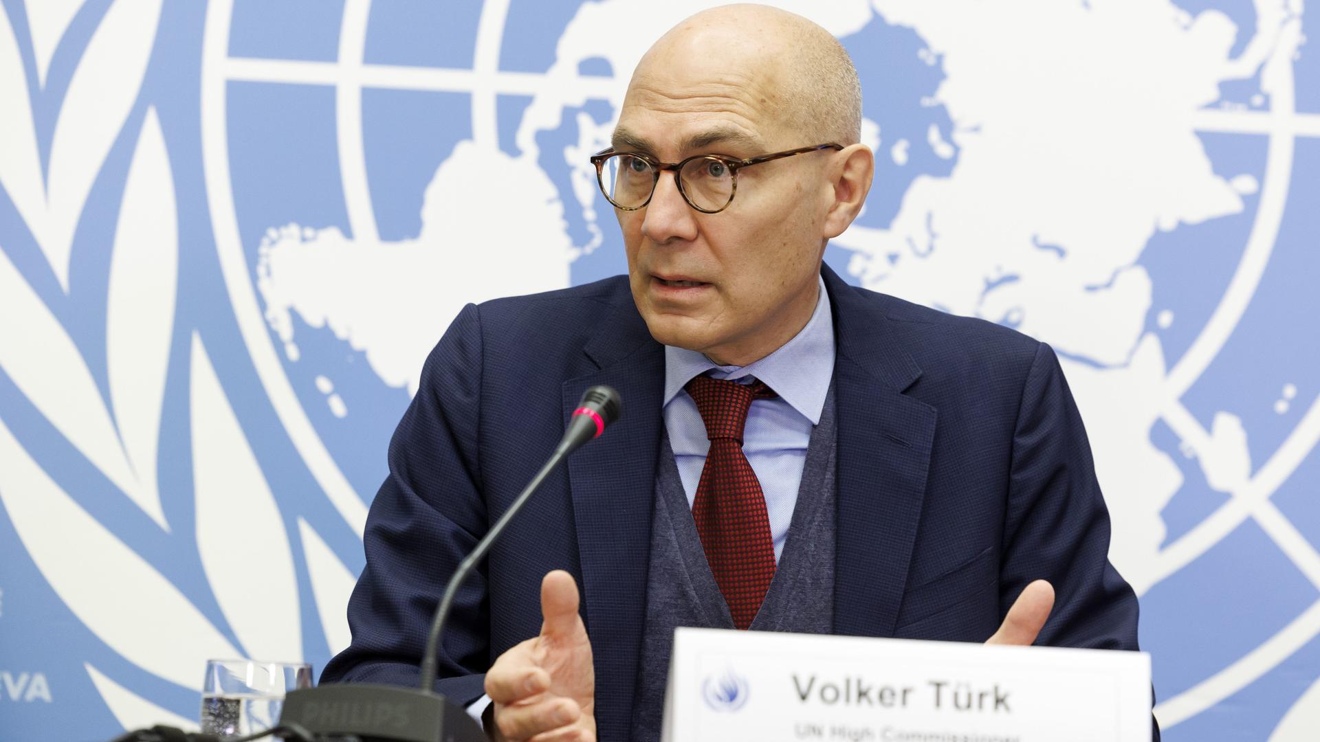 Volker Türk, UNO-Hochkommissar für Menschenrechte, spricht zu den Medien während einer Pressekonferenz, am europäischen Hauptsitz der Vereinten Nationen.