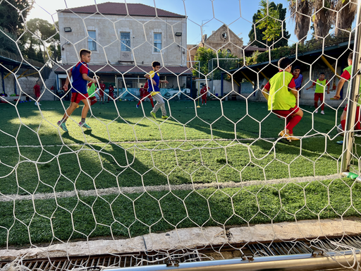 Kinder spielen Fußball beim "Hauptstadt Club" in Ostjerusalem.