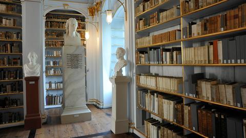 Der Rokokosaal der Bibliothek der deutschen Klassik in Weimar.