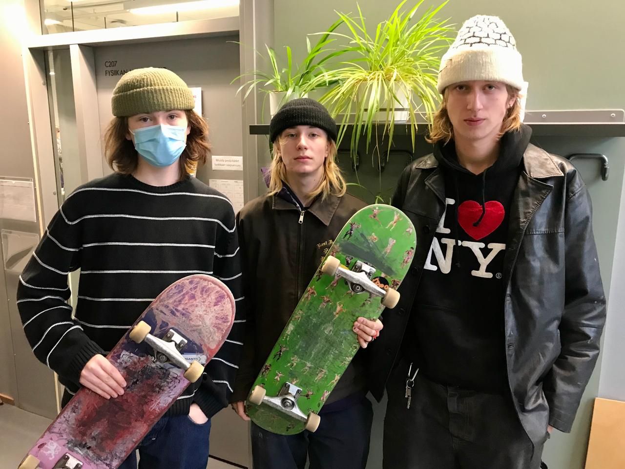 Schüler der Skater-Schule im finnischen Tampere, darunter Lukas (links) und Jussi (Mitte)
