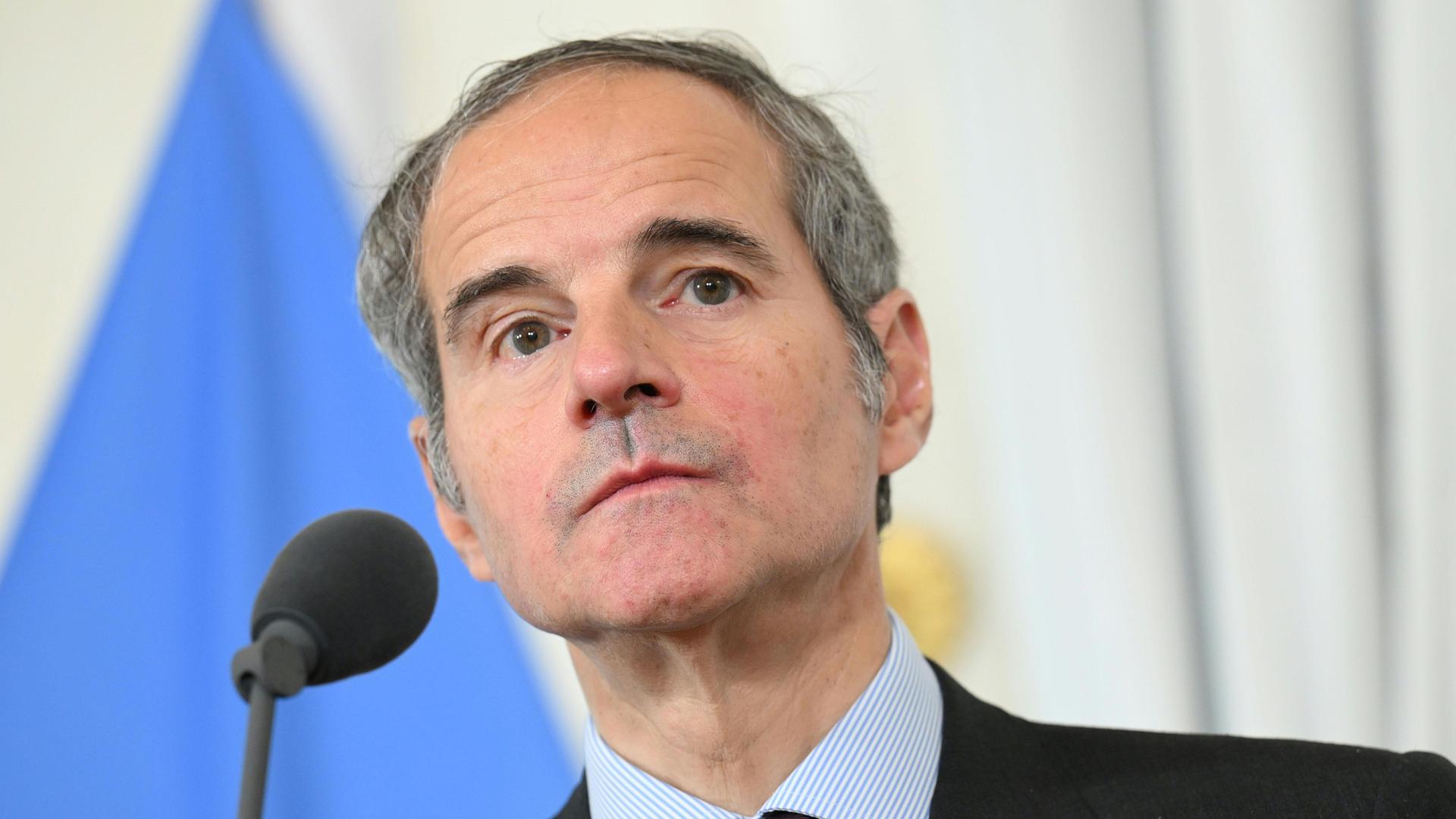IAEO-Generaldirektor Rafael Grossi während eines Doorsteps vor einer Sitzung des Bundes-Krisensicherheitskabinetts im Bundeskanzleramt in Wien. IAEO-Generaldirektor Rafael Grossi während eines Doorsteps vor einer Sitzung des Bundes-Krisensicherheitskabinetts im Bundeskanzleramt in Wien.