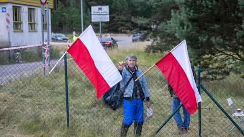 07.07.2025 - Am Grenzübergang Linken / Lubieszyn bei Stettin / Szczecin finden Grenzkontrollen statt. Seit einem Monat stehen neben dem Grenzübergang friedliche polnische Menschen rund um die Uhr, um gegen die Asylpolitik von Deutschland zu protestieren.