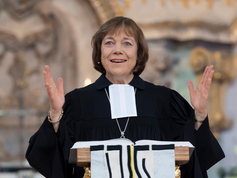 Präses Annette Kurschus, Ratsvorsitzende der Evangelischen Kirche in Deutschland, bei einer Predigt