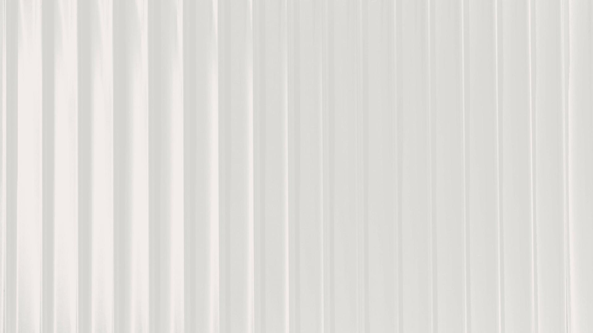 Eine gefaltete Fläche in einem cremigen Weiß