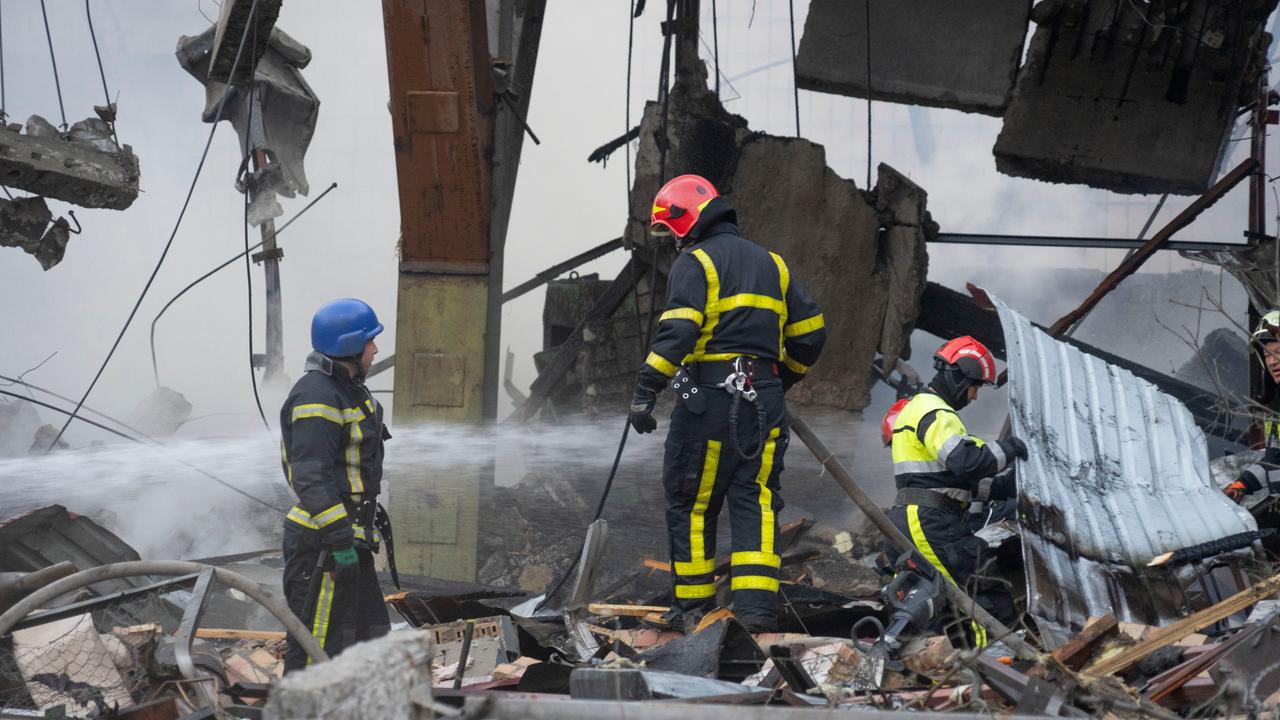 Ukraine-Krieg - Zwei Tote Durch Russischen Angriff Auf Kiew ...