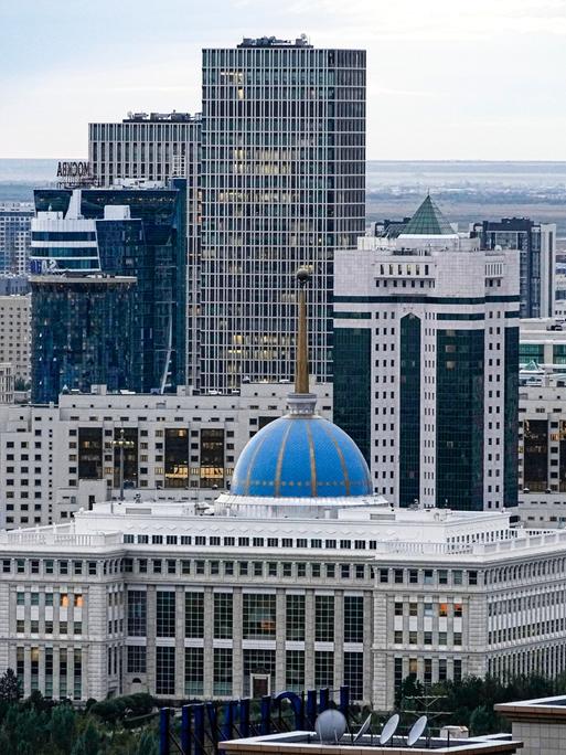 Blick auf den Präsidentenpalast im Zentrum von Astana, der Hauptstadt Kasachstans. 