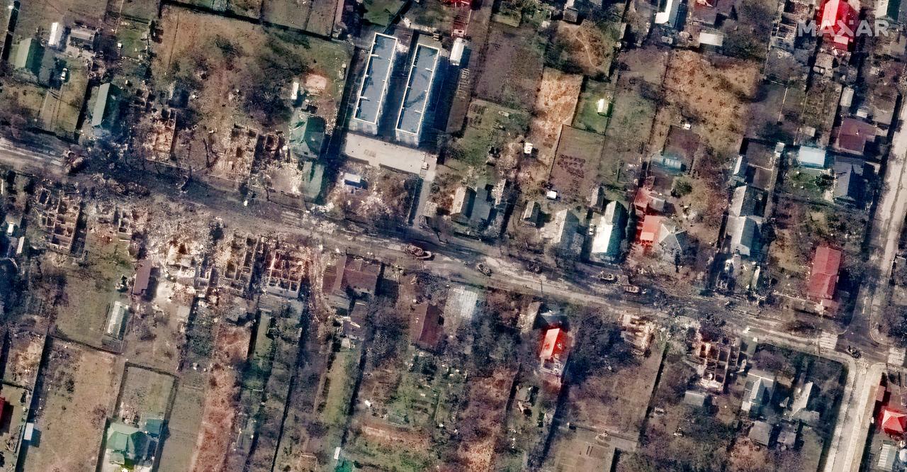 Satellitenbild der ukrainischen Stadt Butscha, die durch russische Bomben beschädigt wurde.