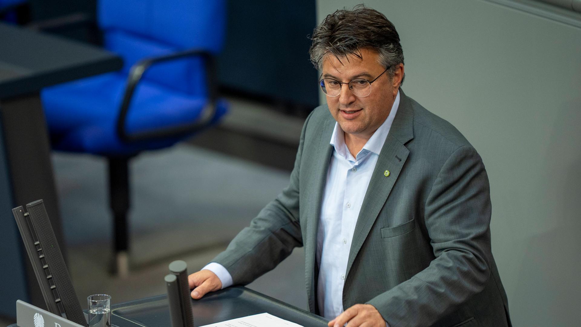 Boris Mijatovic (Bündnis 90/Die Grünen) spricht im Bundestag. 