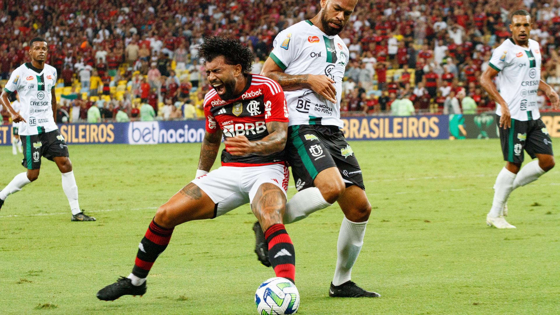 Szene aus dem Spiel Flamengo Rio de Janeiro gegen Maringa