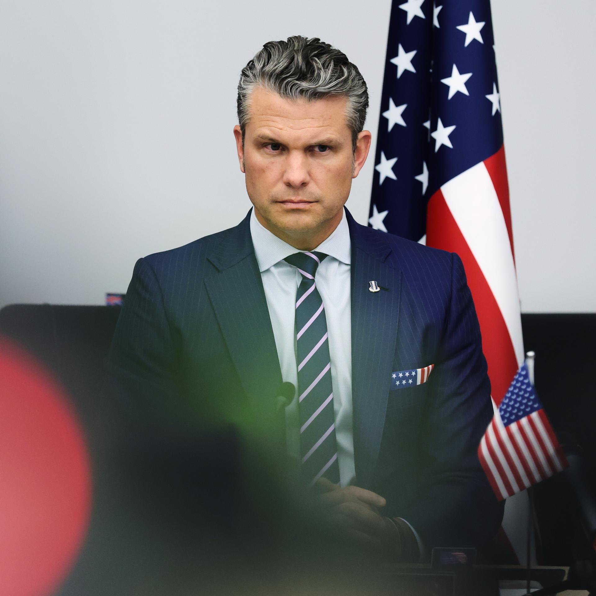Brüssel - USA schickt neue Drohung an Russland - Hegseth: Krieg muss schnell enden