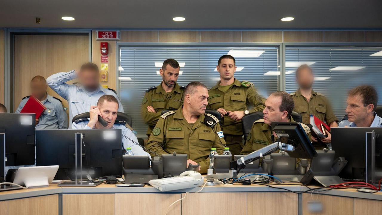 Der Generalstab der israelischen Streitkräfte um Stabschef Eyal Zamir bestätigten den Angriff auf den Iran