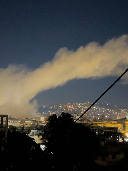 Rauch steigt auf von israelischen Luftangriffen auf Dahieh, einem südlichen Vorort von Beirut. 