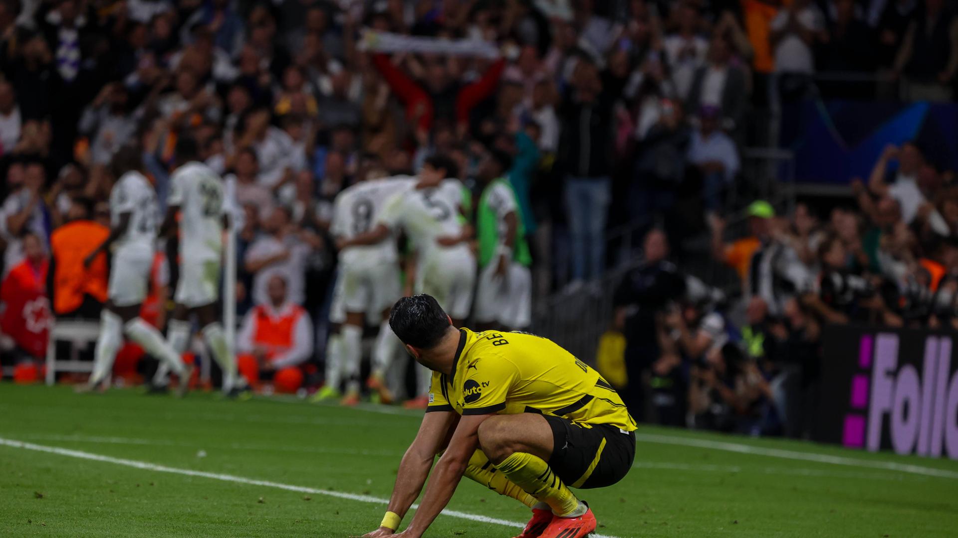 Dortmunds Rami Bensebaini bei der 2:5-Niederlage bei Real Madrid in der Champions League