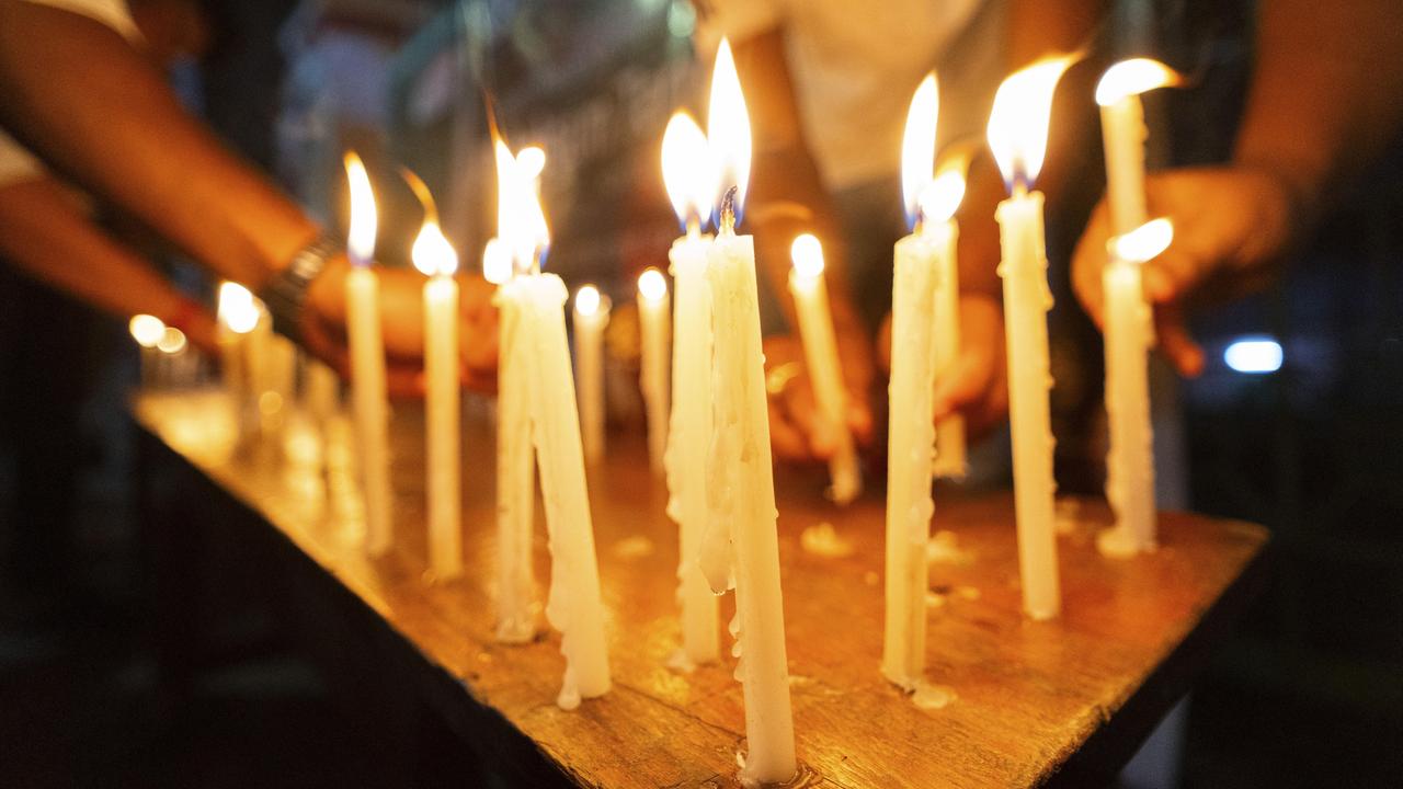 Kerzenlicht als Protest gegen den Terroranschlag in Kaschmir.
