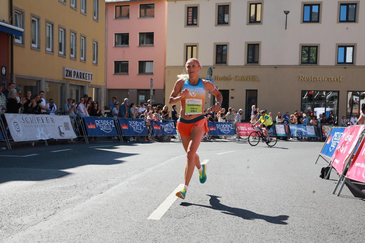 Yvonne van Vlerken beim Marathon in Würzburg.