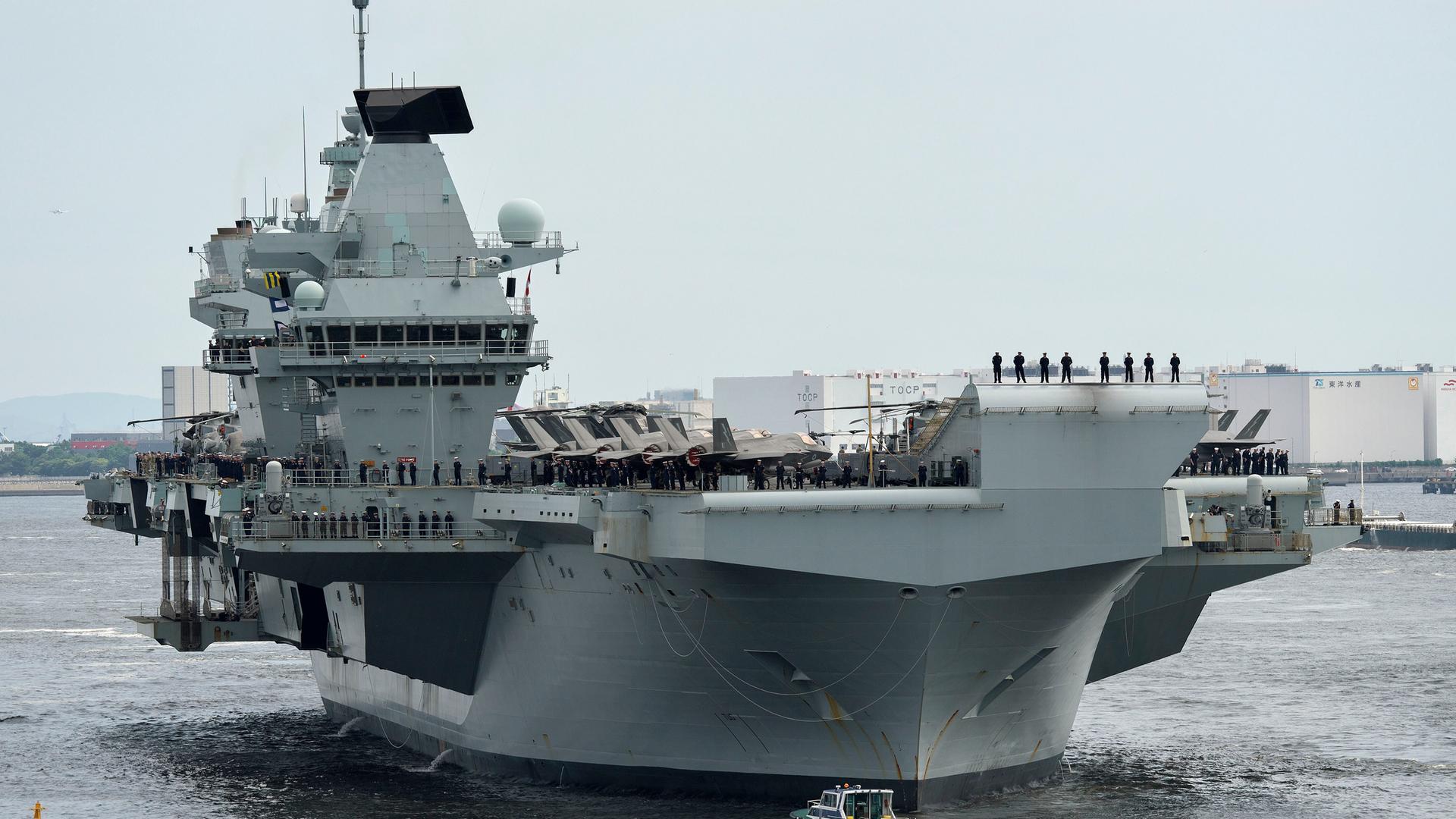 Ankunft des Flugzeugträgers HMS Prince of Wales R09 am Tokyo International Cruise Terminal. Tokio, 28.08.2025 Ankunft des Flugzeugträgers HMS Prince of Wales R09 am Tokyo International Cruise Terminal. Tokio, 28.08.2025