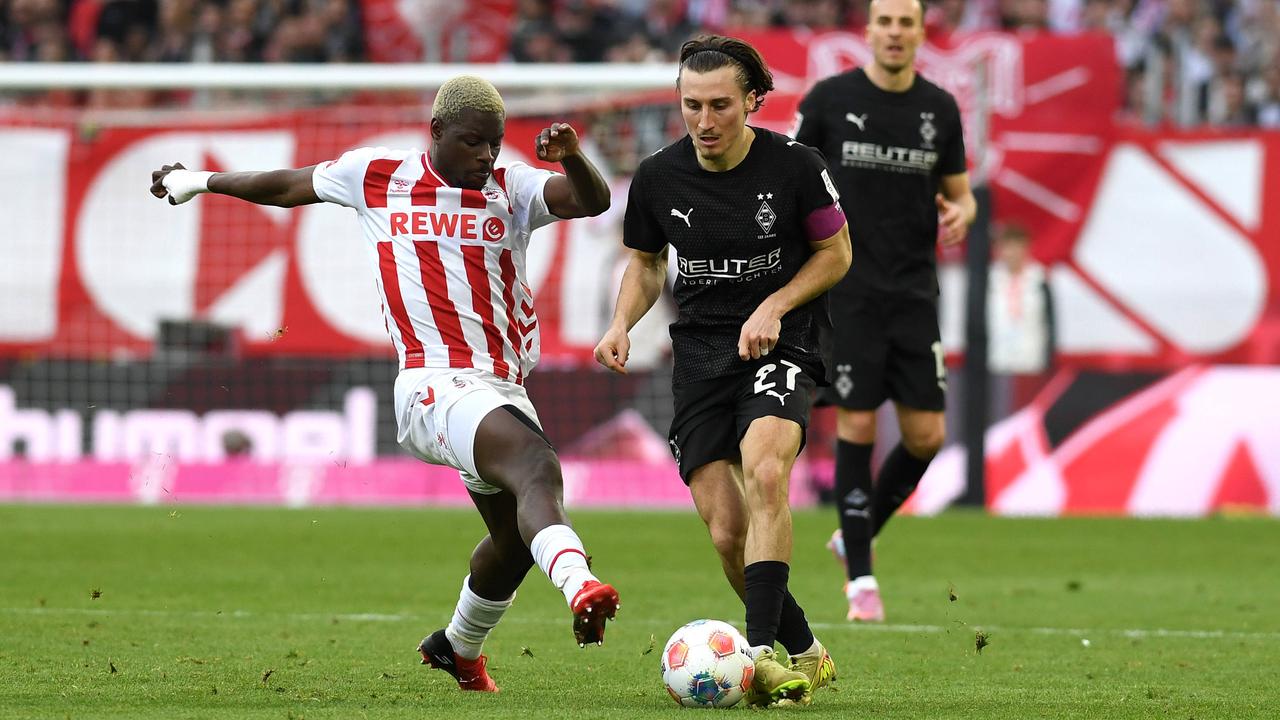 Rocco Reitz und Ragnar Ache im Zweikampf während eines Spiels