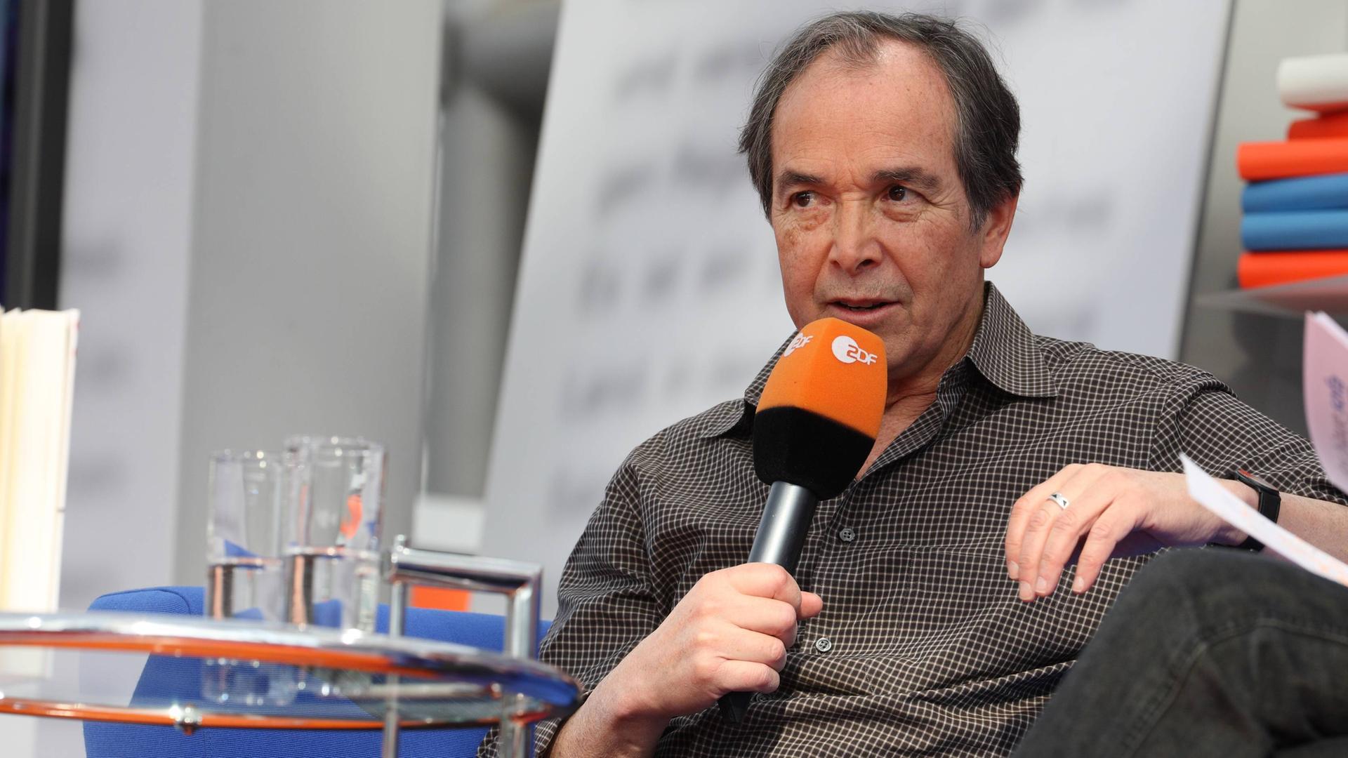 Der US-Krimi-Autor Martin Cruz Smith bei der Leipziger Buchmesse 2010 Der US-Krimi-Autor Martin Cruz Smith bei der Leipziger Buchmesse 2010
