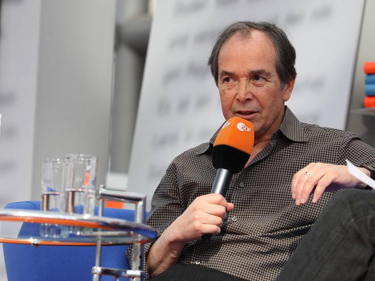 Der US-Krimi-Autor Martin Cruz Smith bei der Leipziger Buchmesse 2010