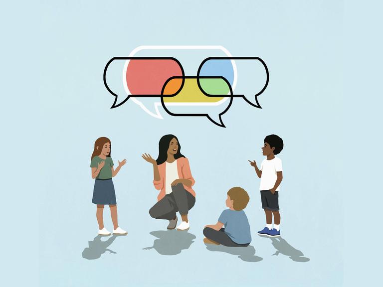 Illustration einer Frau, die mit drei Kindern spricht. Über ihnen schweben farbige Sprechblasen.