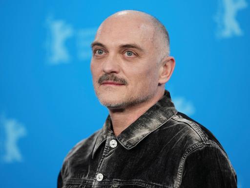 Der österreichische Regisseur Markus Schleinzer posiert beim Fototermin für den Film "Rose" während der Internationalen Filmfestspiele in Berlin 2026