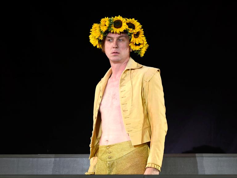 Lars Eidinger bei der Fotoprobe von Jedermann - Das Spiel vom Sterben des reichen Mannes im Rahmen der Salzburger Festspiele auf dem Domplatz.