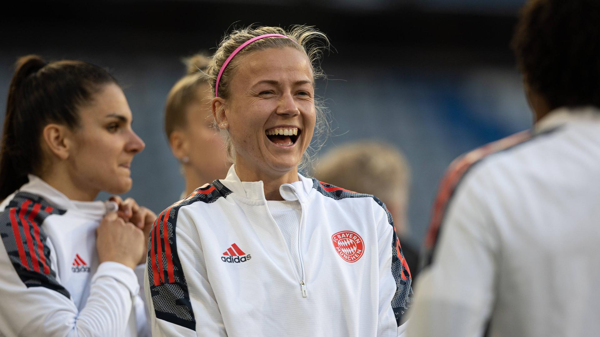 Bayern-Spielerin Hanna Glas beim 1. Training in der Allianz Arena.