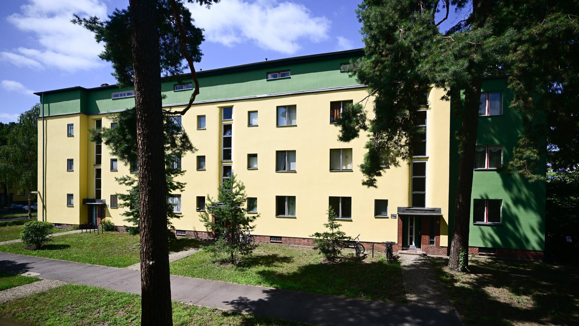 Zu sehen ist ein Wohnhaus im Berliner Bezirk Steglitz-Zehlendorf. Zu sehen ist ein Wohnhaus im Berliner Bezirk Steglitz-Zehlendorf.