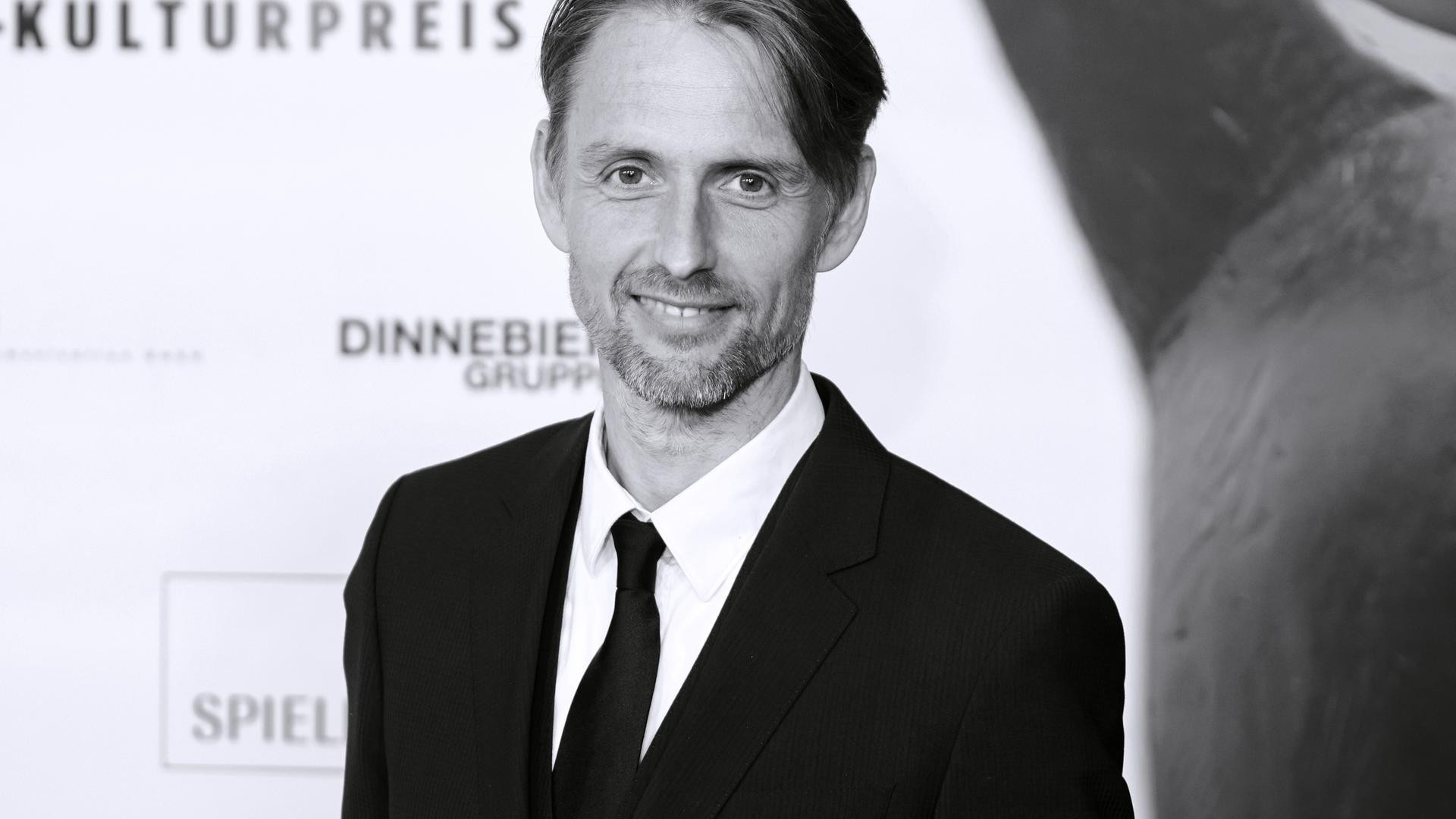 Der Schauspieler Axel Schreiber im Portrait. 