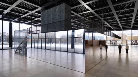 Blick in die Ausstellung "I do you" von Monica Bonvicini in der Neuen Nationalgalerie.
