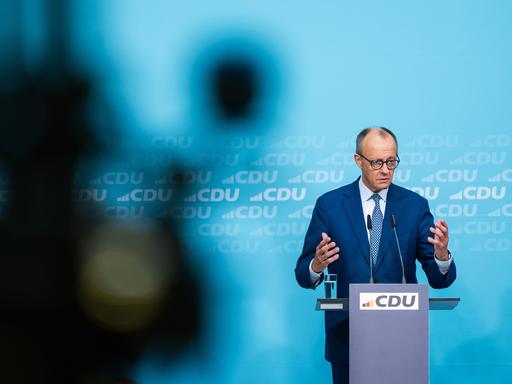 Bundeskanzler Friedrich Merz (CDU) spricht bei einer Pressekonferenz zum Abschluss der Klausurtagung vom CDU-Präsidium. 