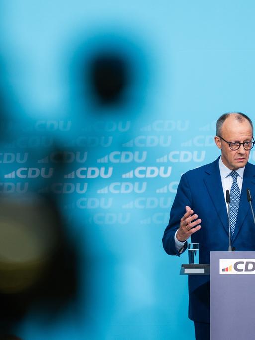 Bundeskanzler Friedrich Merz (CDU) spricht bei einer Pressekonferenz zum Abschluss der Klausurtagung vom CDU-Präsidium. 