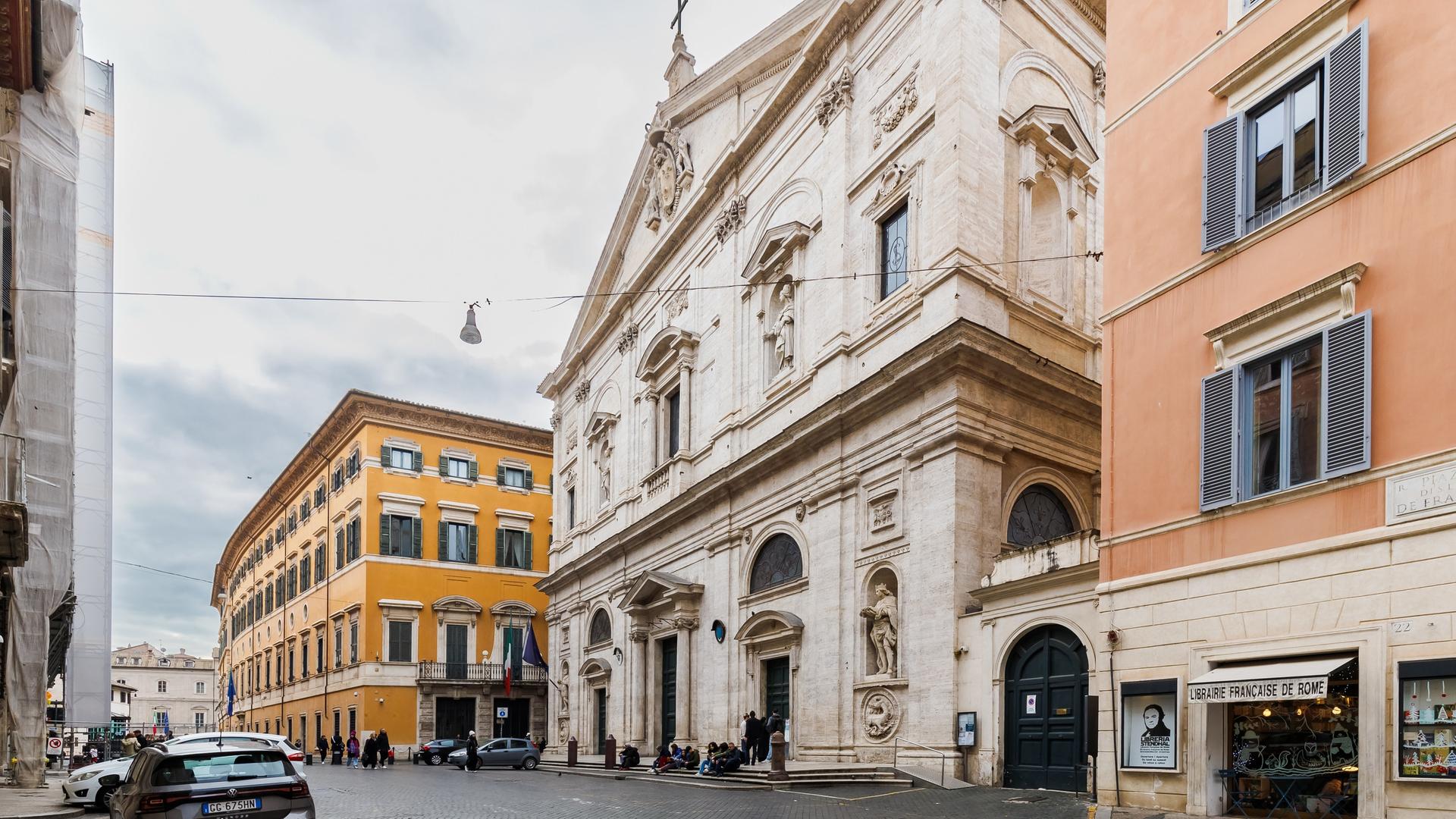 Blick auf die Kirche San Luigi dei Francesi in Rom.