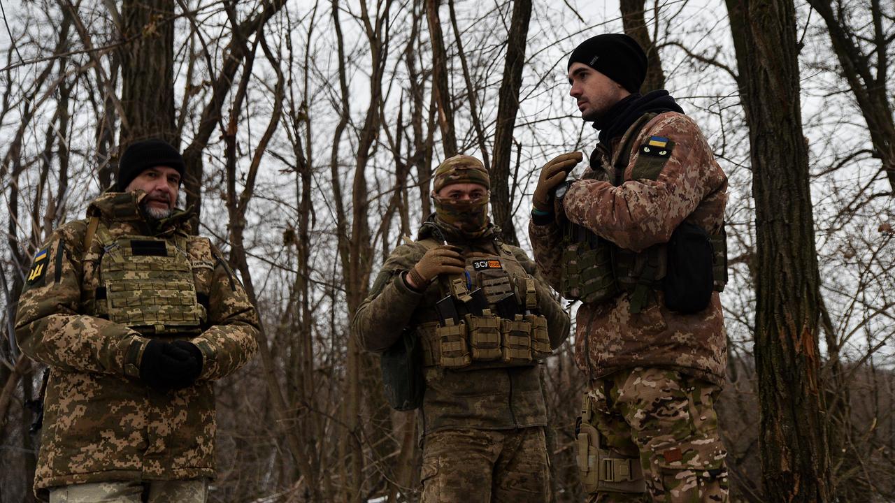 Drei ukrainische Soldaten sprechen über die Lage an der Front. Ein großes Problem für sie: der Munitionsmangel