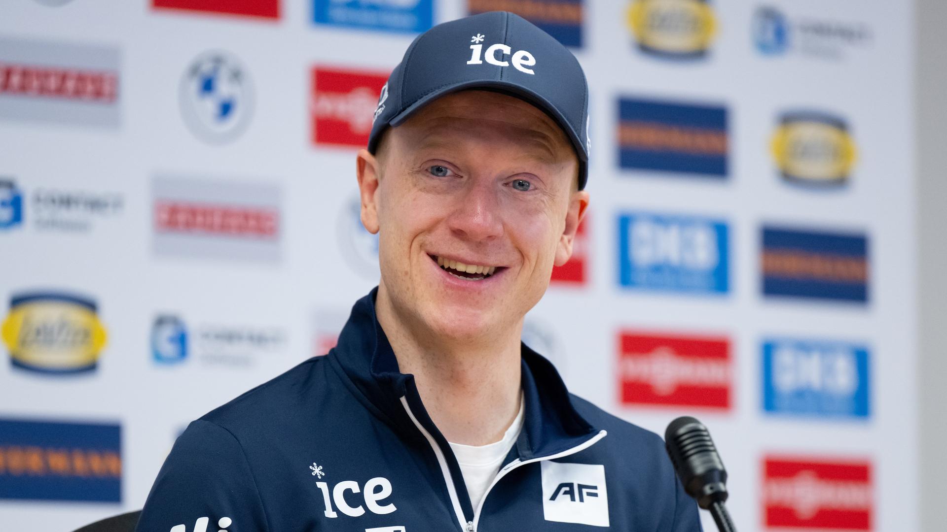 Johannes Thingnes Bö aus Norwegen bei einer Pressekonferenz in Ruhpolding. 