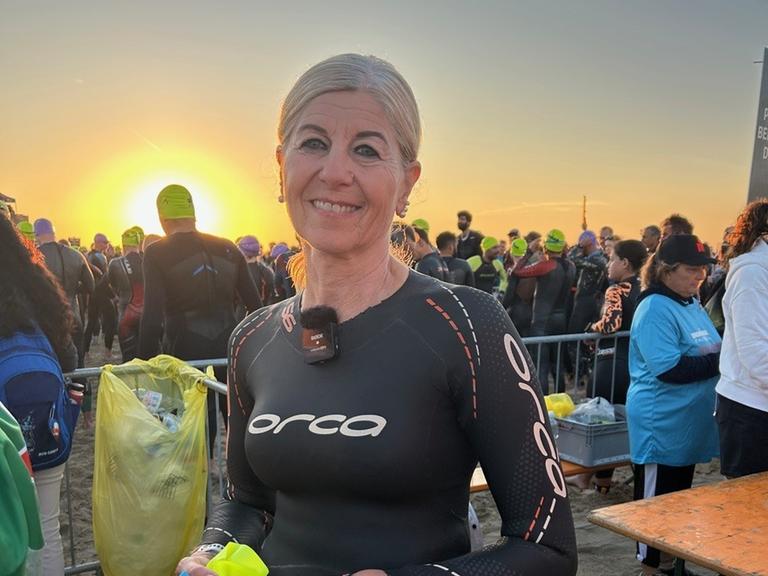 Anke Korn kurz vor dem Start des Ironman am Strand von Cervia (Italien)