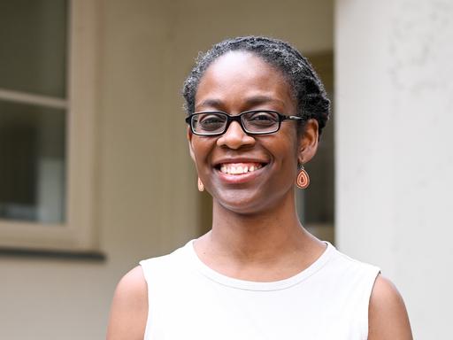 Sharon Dodua Otoo, eine britisch-deutsche Schriftstellerin, Publizistin und Aktivistin mit ghanaischen Wurzeln, 2022 beim 10. Literaturfestival LIT:potsdam