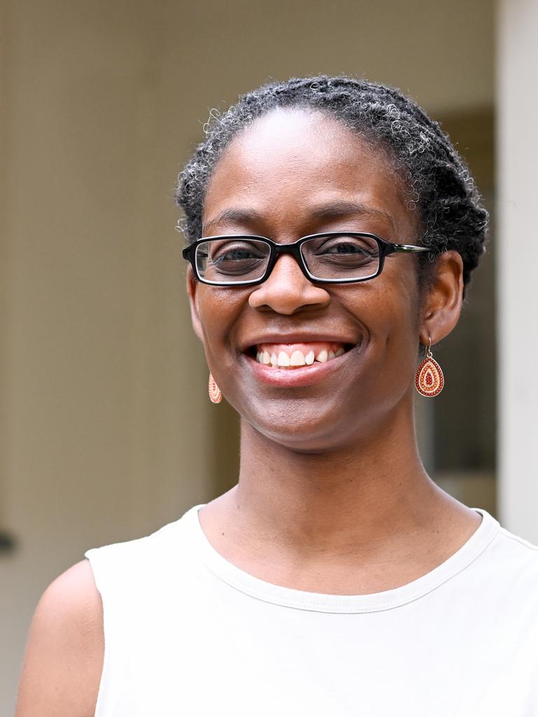 Sharon Dodua Otoo, eine britisch-deutsche Schriftstellerin, Publizistin und Aktivistin mit ghanaischen Wurzeln, 2022 beim 10. Literaturfestival LIT:potsdam