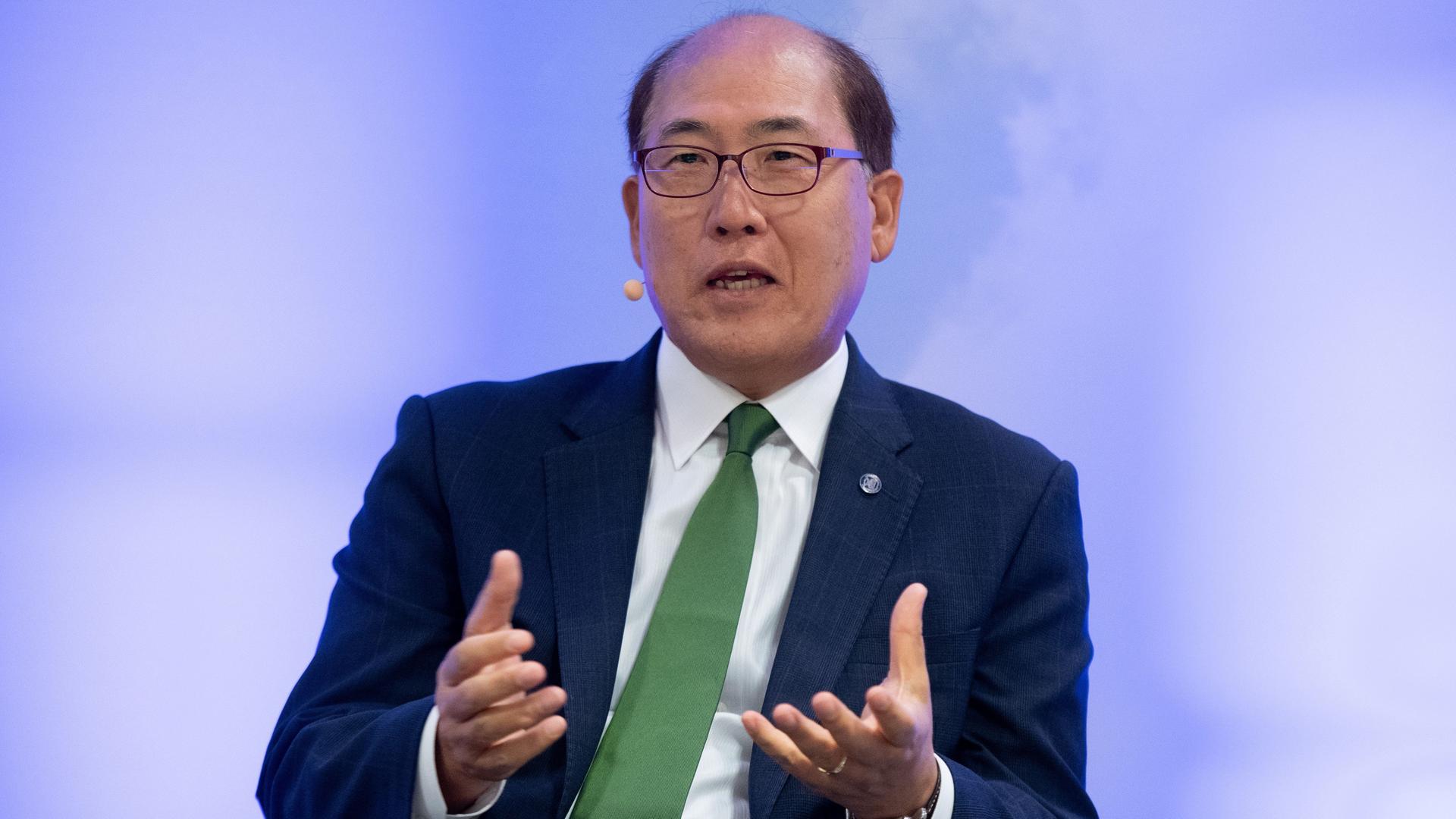 Hamburg: Kitack Lim, Generalsekretär der International Maritimen Organization (IMO), spricht auf der Messe SMM für Schiffbau und Meerestechnik während einer Pressekonferenz. Hamburg: Kitack Lim, Generalsekretär der International Maritimen Organization (IMO), spricht auf der Messe SMM für Schiffbau und Meerestechnik während einer Pressekonferenz.