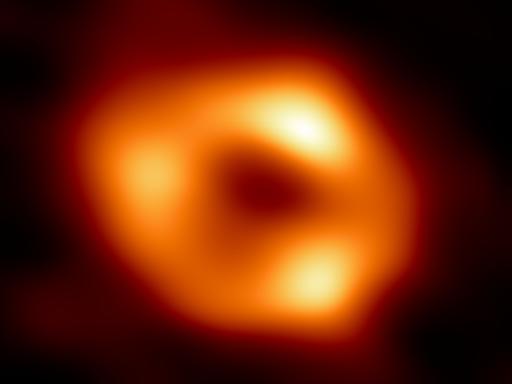 Diese Abbildung zeigt zum ersten Mal Sgr A*, das supermassereiche schwarze Loch im Zentrum unserer Galaxie.